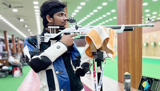 SRHUs Shooting Star hits bulls eye