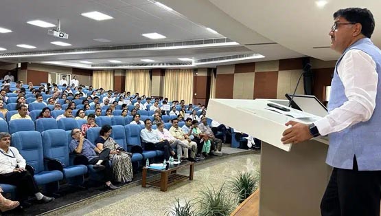 Orientation HIMS -The better doctor is the one who understands the patients pain  Dr. Vijay Dhasmana